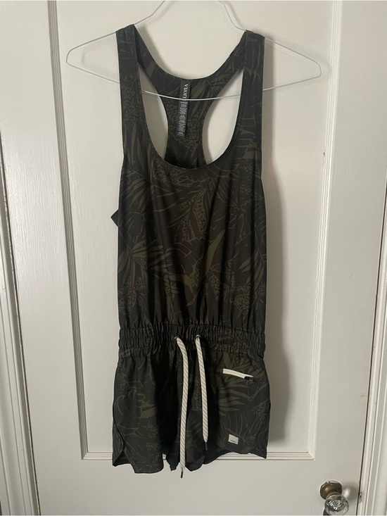 Vuori Pants - Vuori clementine racerback oregano rainforest romper Sz XS